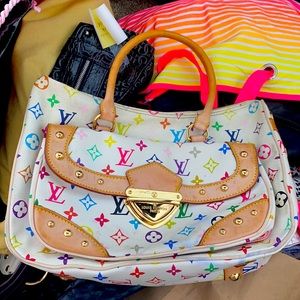 Purse Not Genuine but TOTALLY looks like it